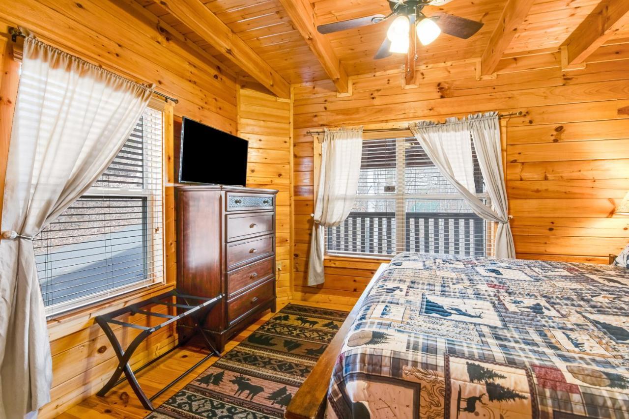 Triple Mountain View Villa Гетлинбург Екстериор снимка