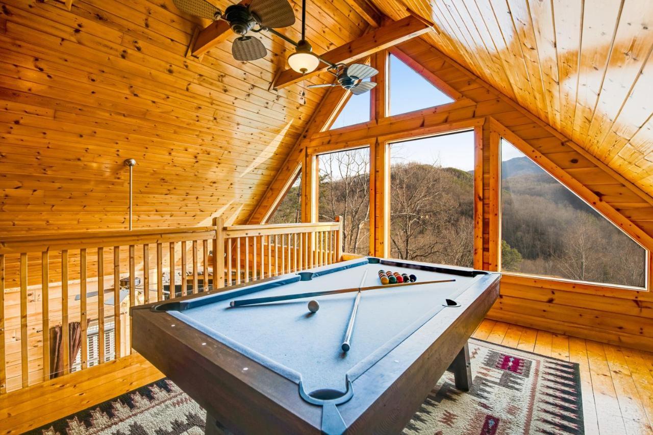 Triple Mountain View Villa Гетлинбург Екстериор снимка