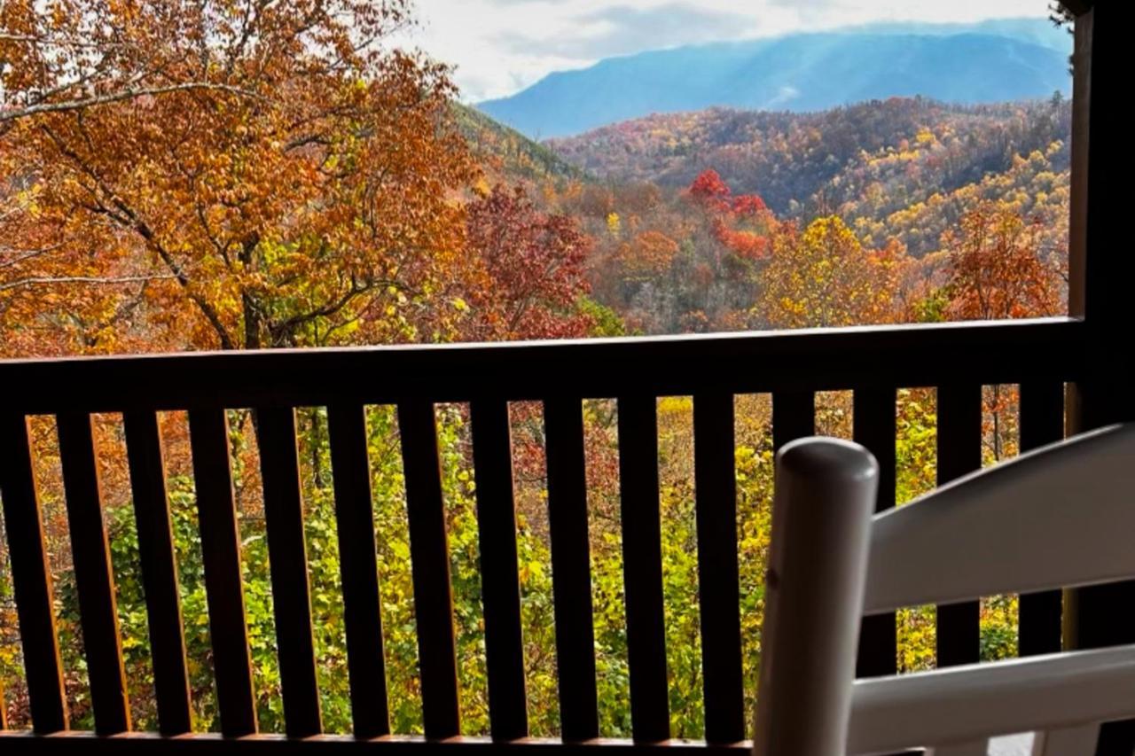 Triple Mountain View Villa Гетлинбург Екстериор снимка